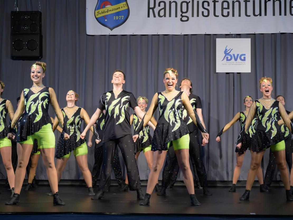 Die Tanzgruppen beim Ranglistenturnier für Showtanz in Asbach-Bäumenheim.