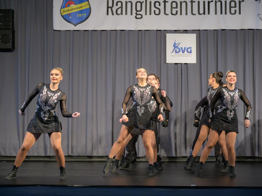 Die Tanzgruppen beim Ranglistenturnier für Showtanz in Asbach-Bäumenheim.
