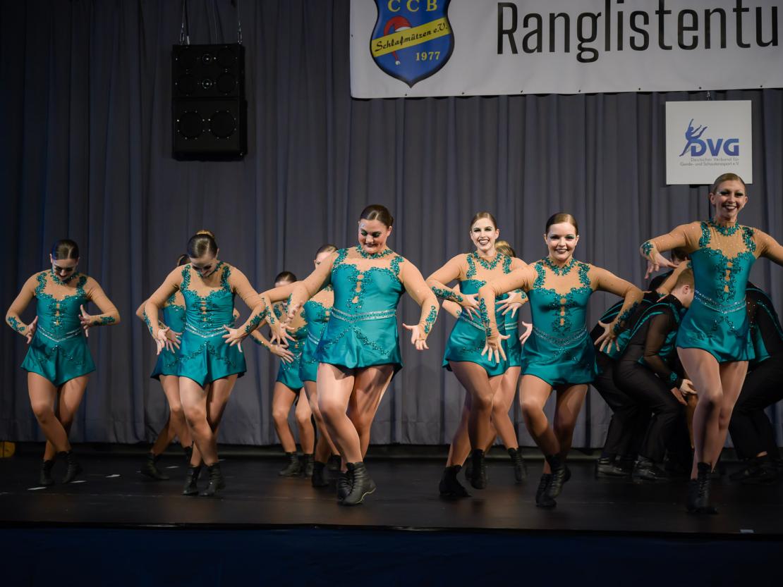 Die Tanzgruppen beim Ranglistenturnier für Showtanz in Asbach-Bäumenheim.