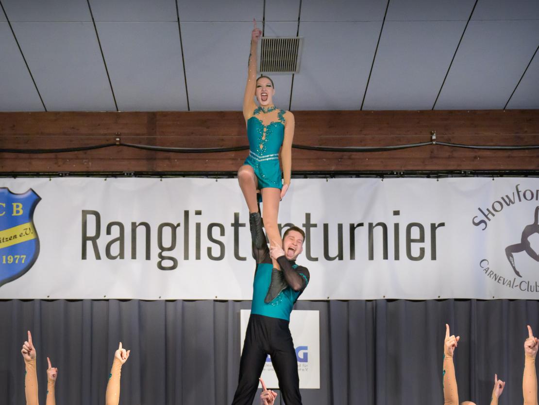 Die Tanzgruppen beim Ranglistenturnier für Showtanz in Asbach-Bäumenheim.