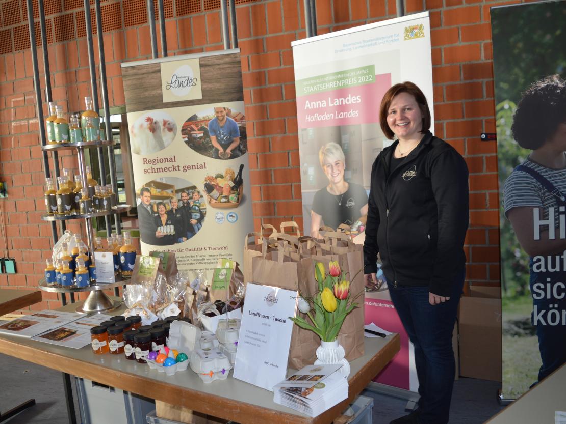Das Bild zeigt Eindrücke vom Donau-Rieser Landfrauentag 2023