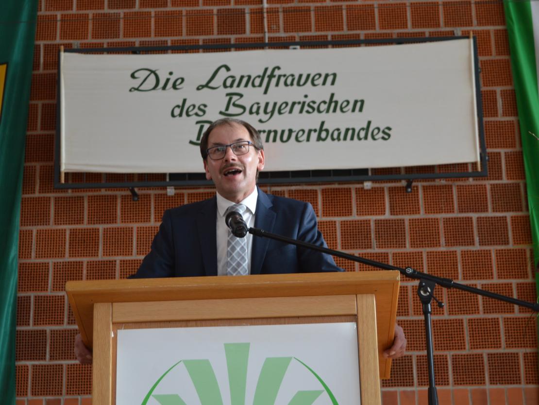 Das Bild zeigt Eindrücke vom Donau-Rieser Landfrauentag 2023