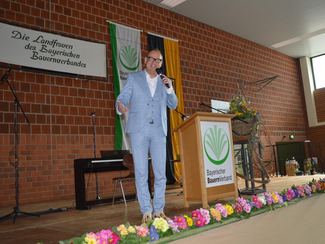 Das Bild zeigt Eindrücke vom Donau-Rieser Landfrauentag 2023