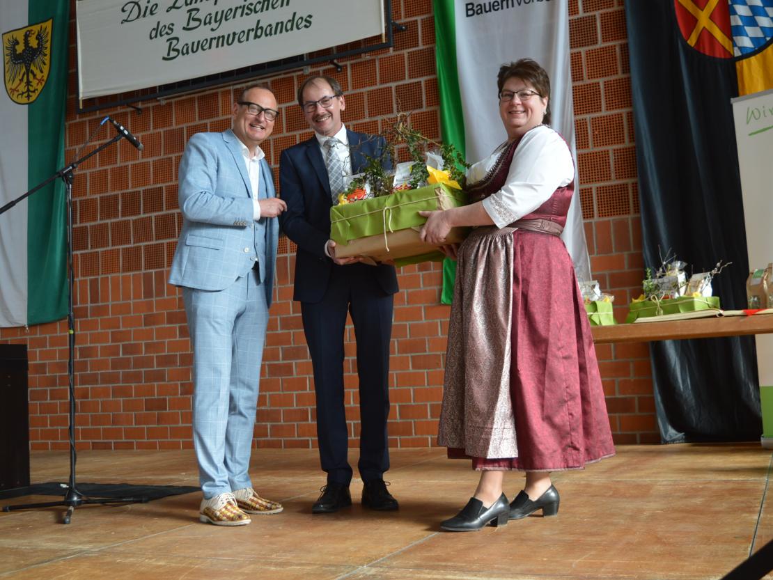 Das Bild zeigt Eindrücke vom Donau-Rieser Landfrauentag 2023