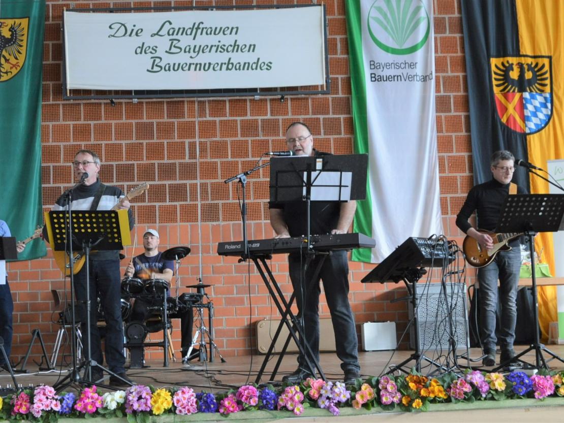 Das Bild zeigt Eindrücke vom Donau-Rieser Landfrauentag 2023