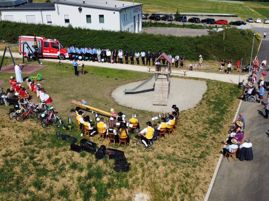 Bilder von der Spielplatzsegnung in Schäfstall.