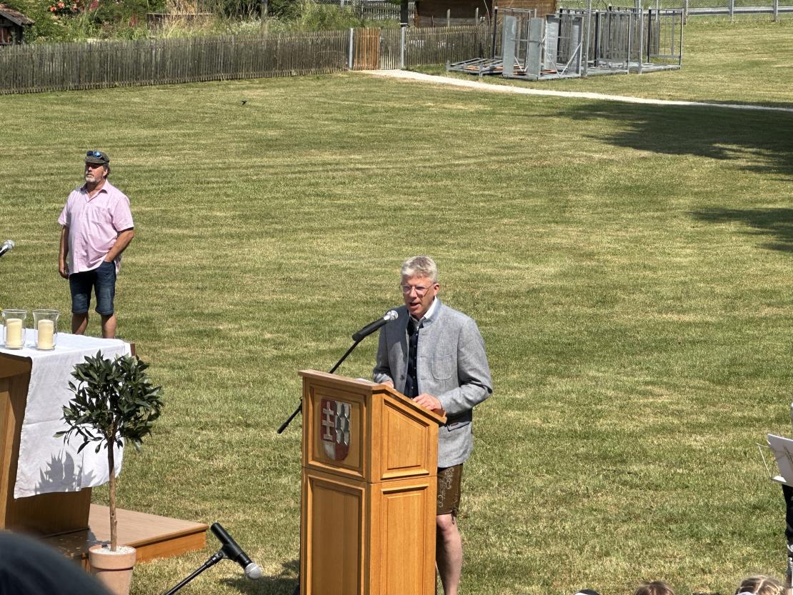Das Bild zeigt die Jubiläumsfeier im Kinderhaus St. Martin in Mertingen.