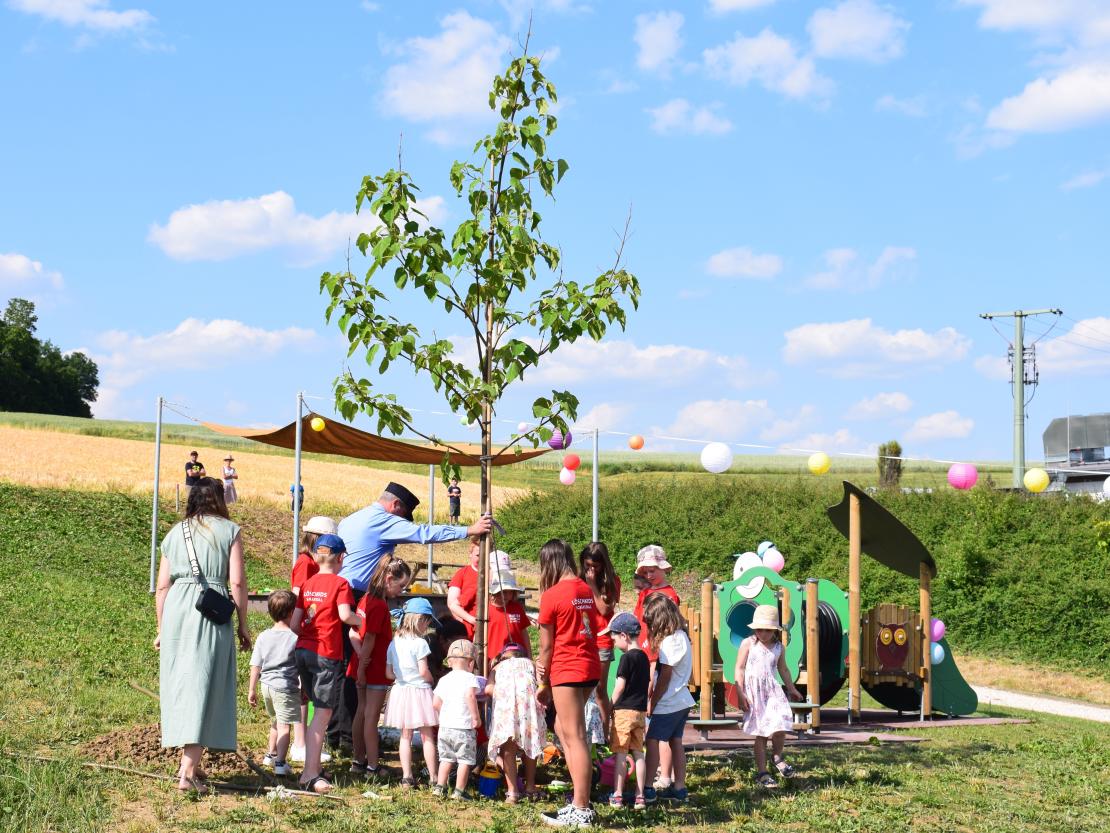 Bilder von der Spielplatzsegnung in Schäfstall.
