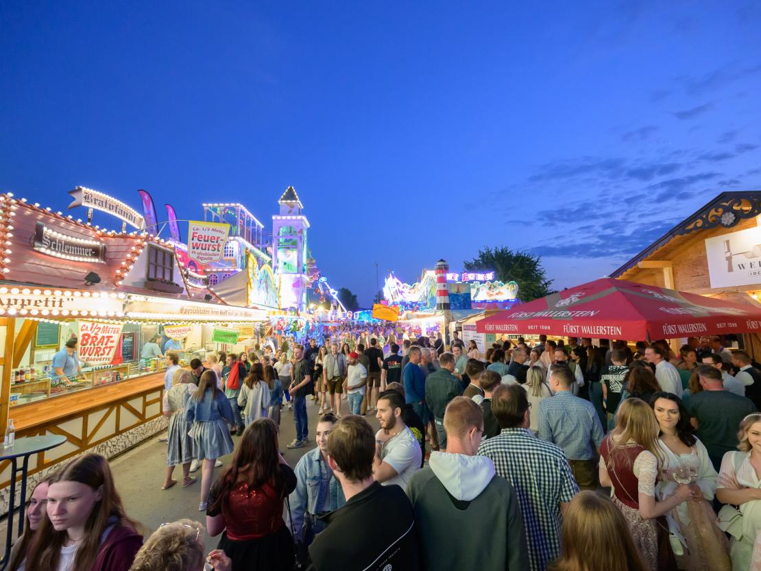 Das Bild zeigt die Nördlinger Mess 2023.