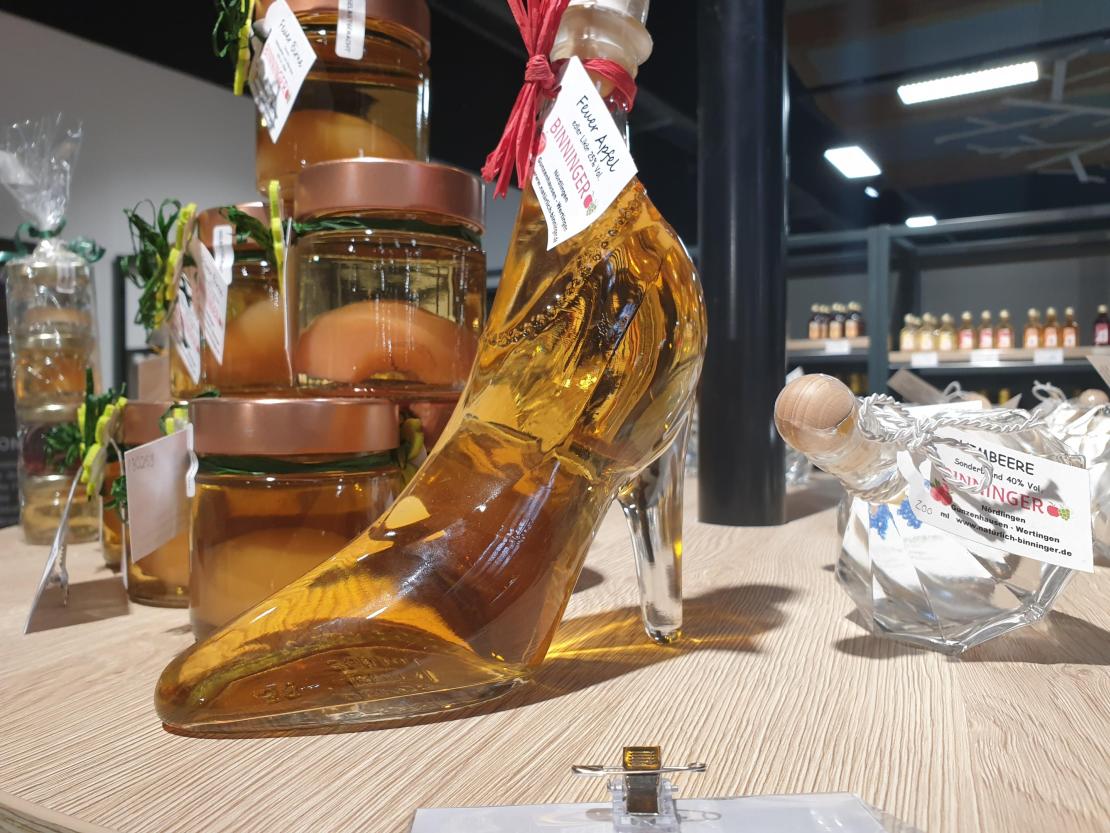 DAs Bild zeigt die Eröffnung der Binninger Getränkewelt 2023