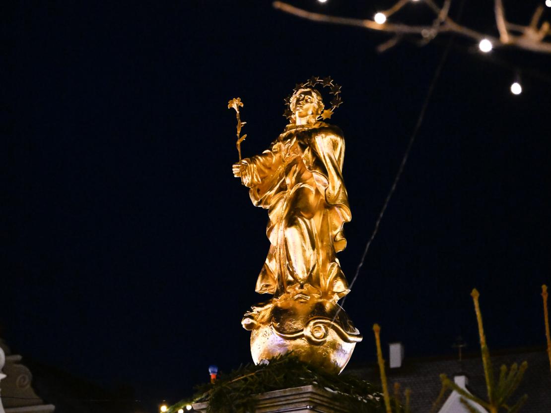 DAs Bild zeigt den Wemdinger Weihnachtsmarkt.