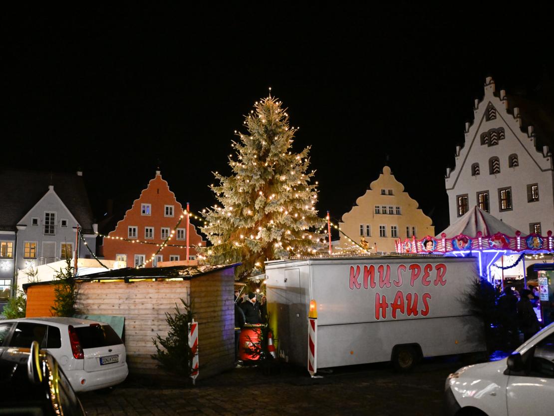 Das Bild zeigt den Wemdinger Weihnachtsmarkt.