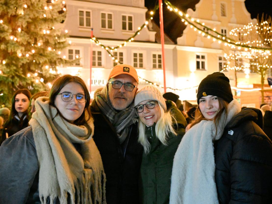 Das Bild zeigt den Wemdinger Weihnachtsmarkt.