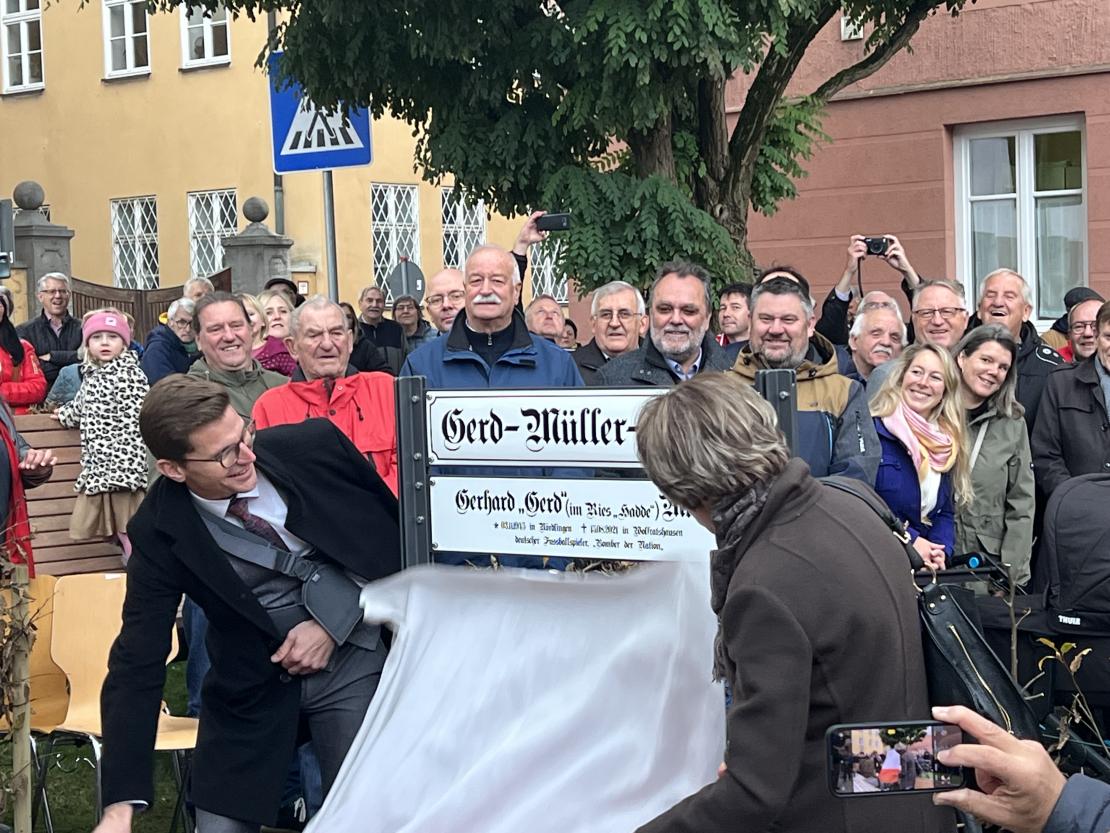 Einweihung Gerd-Müller-Platz