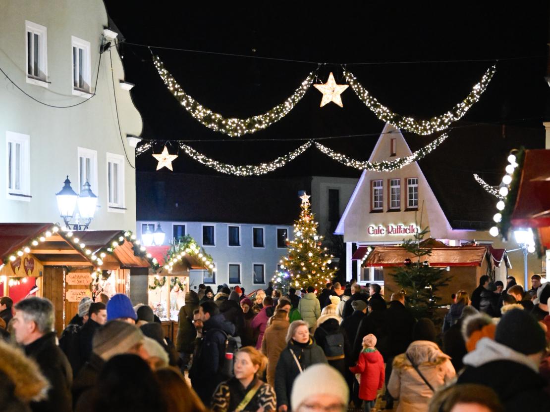 Romantischer Weihnachtsmarkt 2023 in Donauwörth.