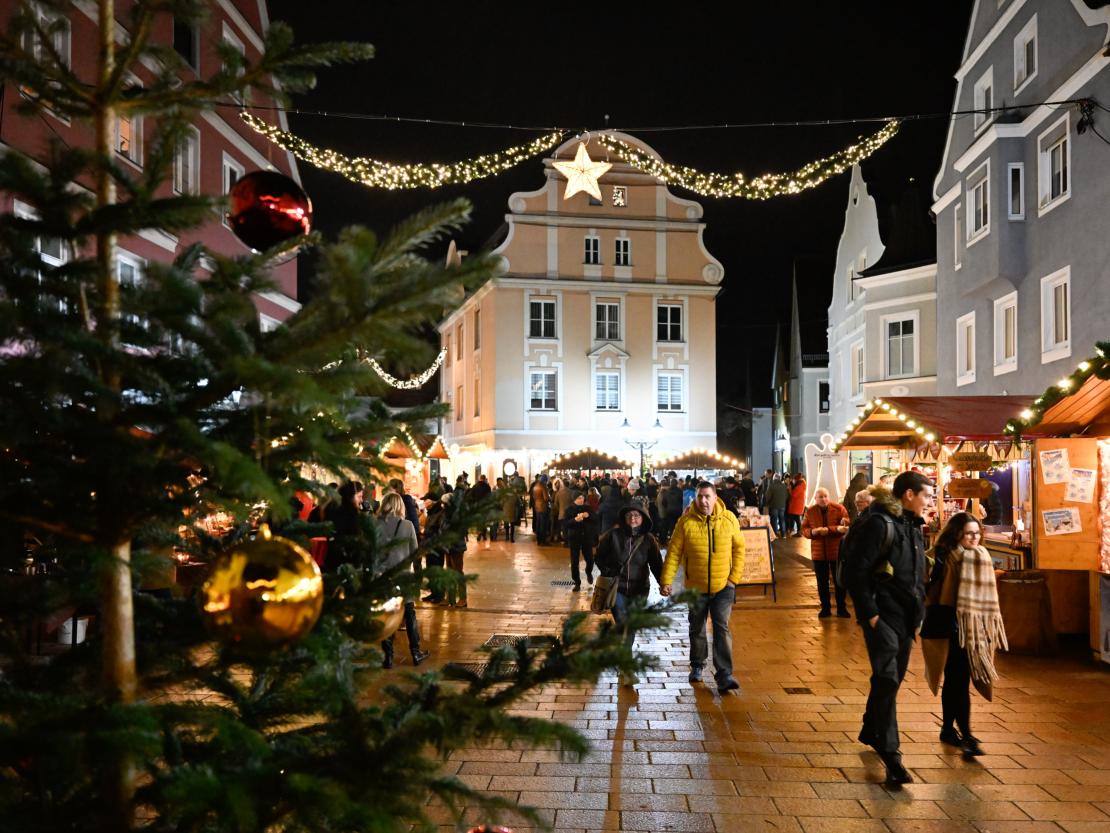 Romantischer Weihnachtsmarkt 2023 in Donauwörth.