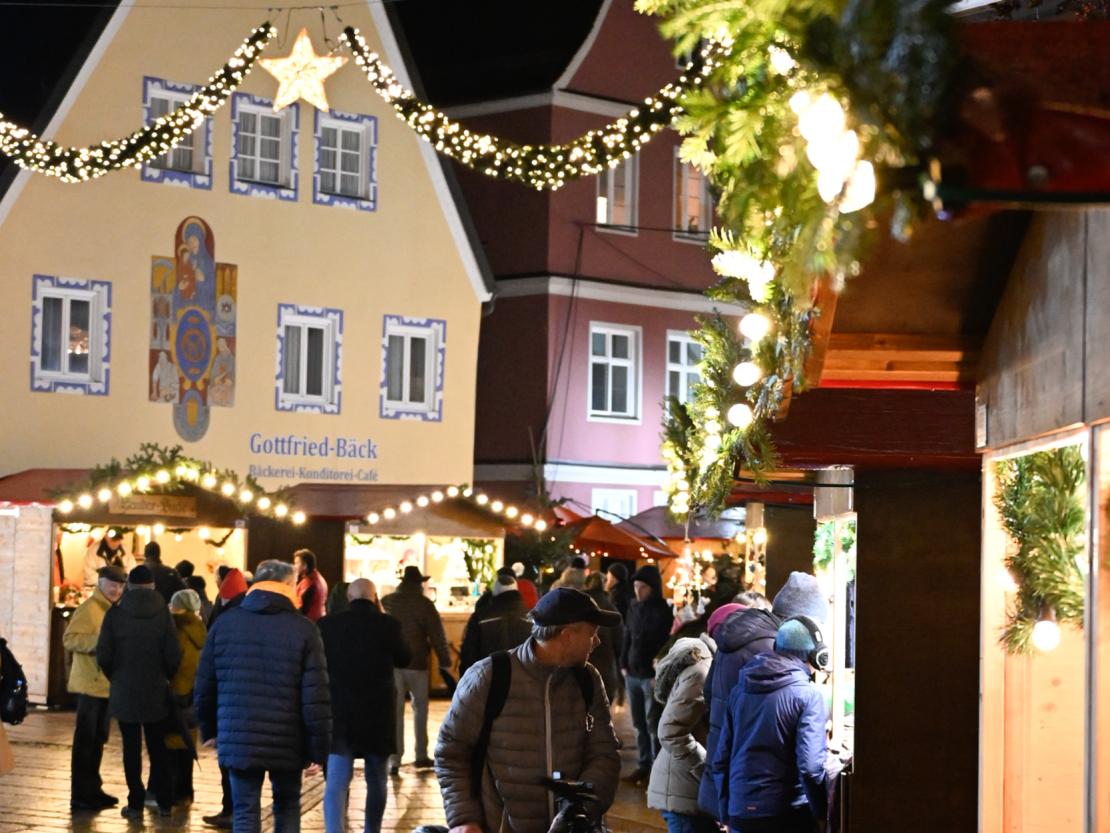 Romantischer Weihnachtsmarkt 2023 in Donauwörth.