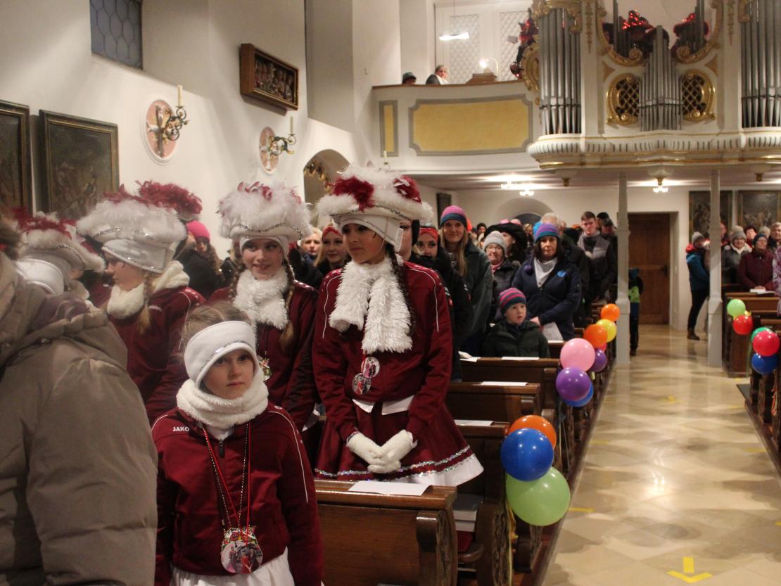 Narrenmesse, Narrenbaum stellen und Faschingsparty in Amerdingen 2024