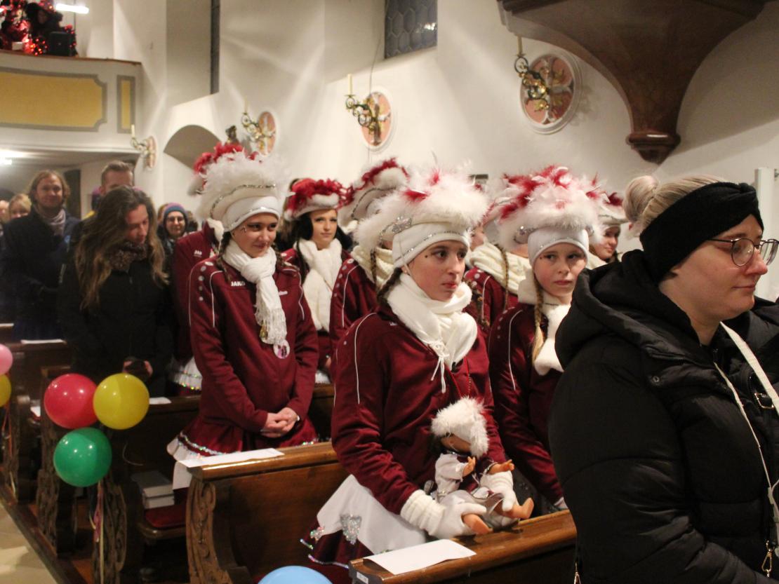 Narrenmesse, Narrenbaum stellen und Faschingsparty in Amerdingen 2024