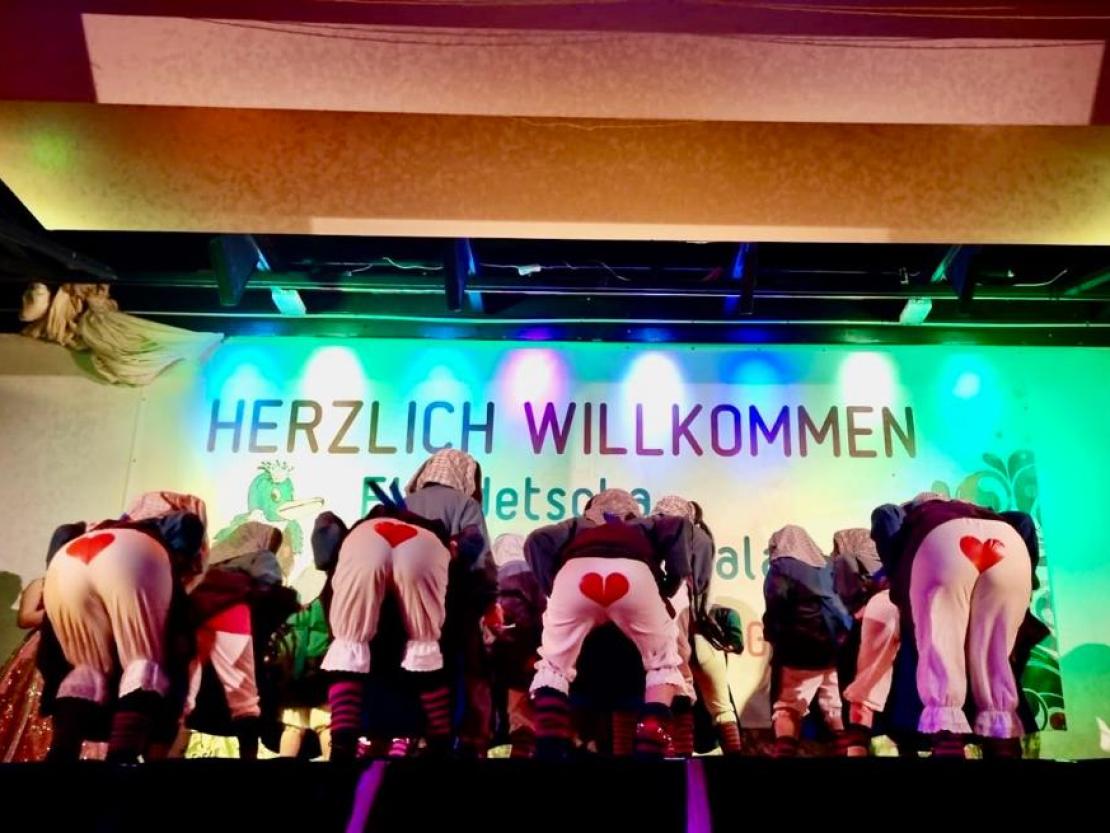 Narrenmesse, Narrenbaum stellen und Faschingsparty in Amerdingen 2024