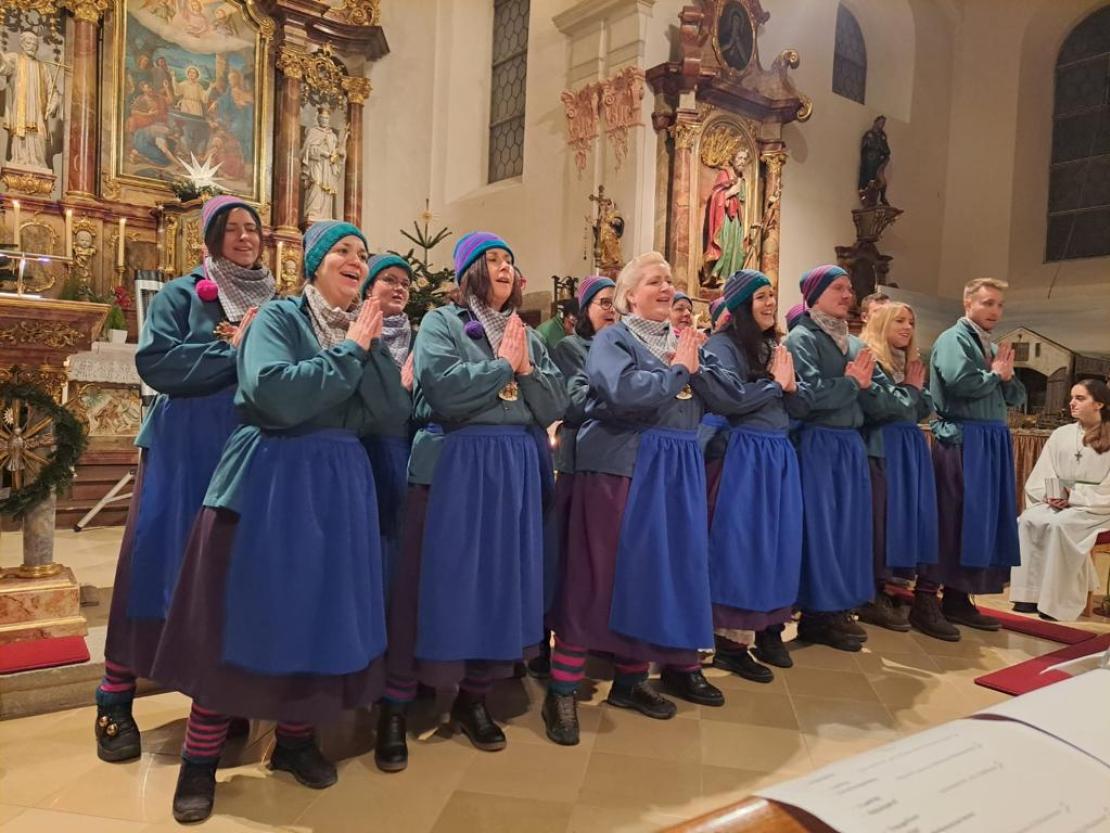 Narrenmesse, Narrenbaum stellen und Faschingsparty in Amerdingen 2024