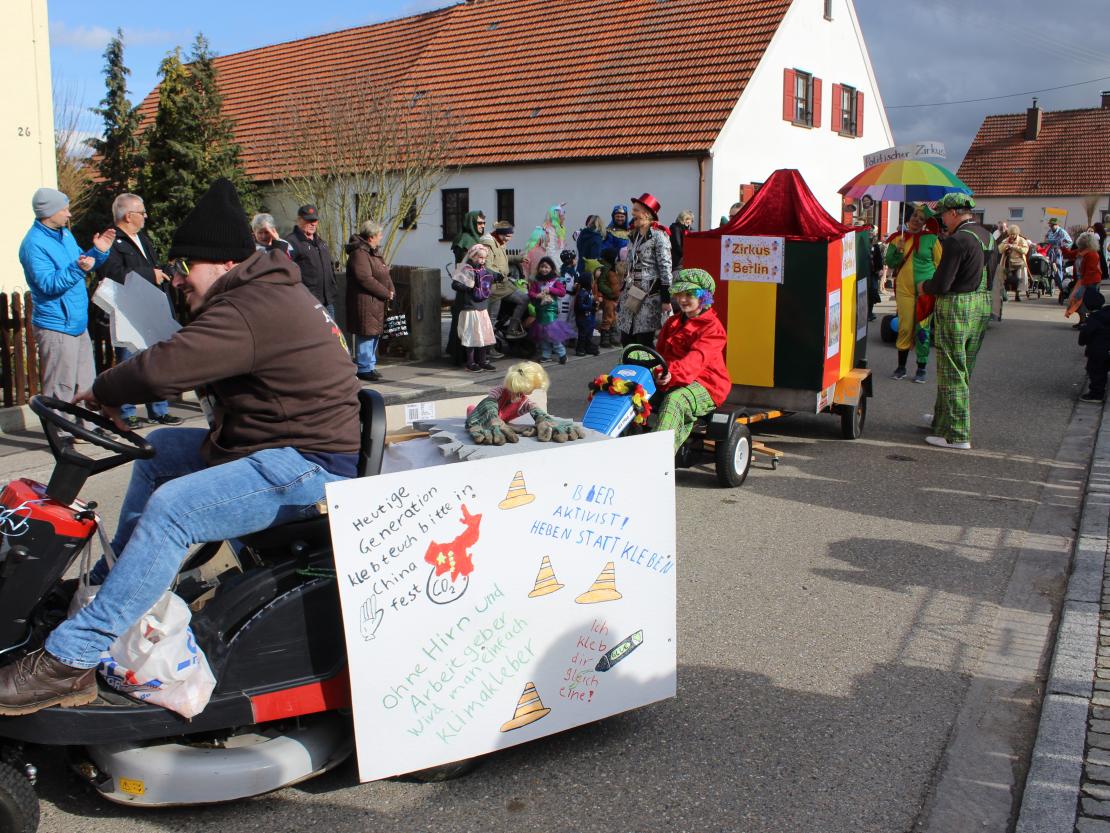 Faschingsumzug Hafenreut 2024