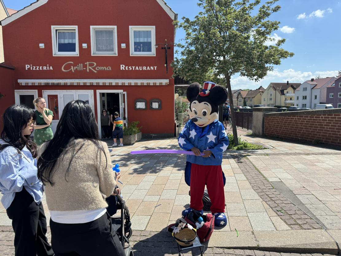 Das Bild zeigt Impressionen vom Donauwörther Maimarkt 2024.