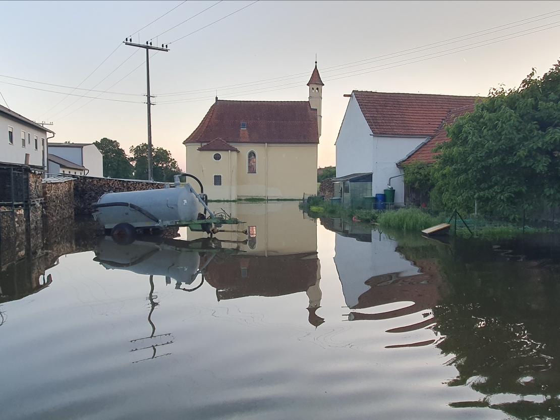 Hier sieht man das Hochwasser in Zusum.