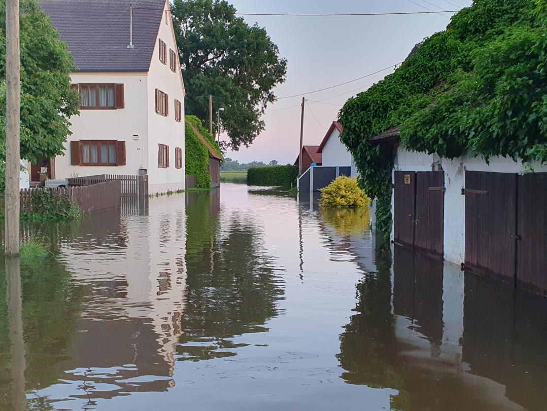 Hier sieht man das Hochwasser in Zusum.