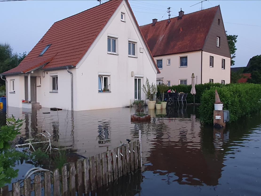 Hier sieht man das Hochwasser in Zusum.