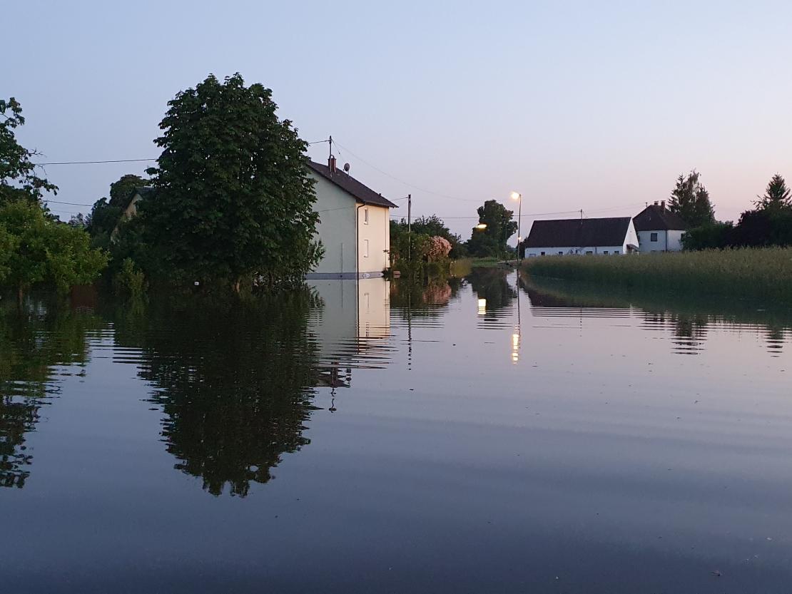 Hier sieht man das Hochwasser in Zusum.