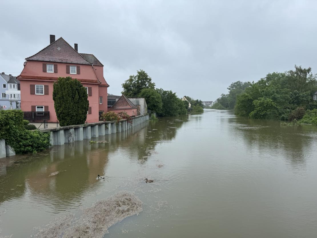 Hochwasserlage an der Wörnitz in Donauwörth. 