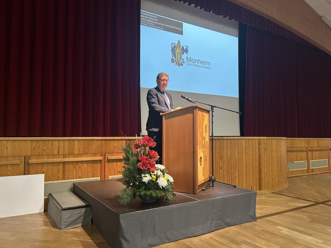 Das Bild zeigt Landrat Stefan Rößle