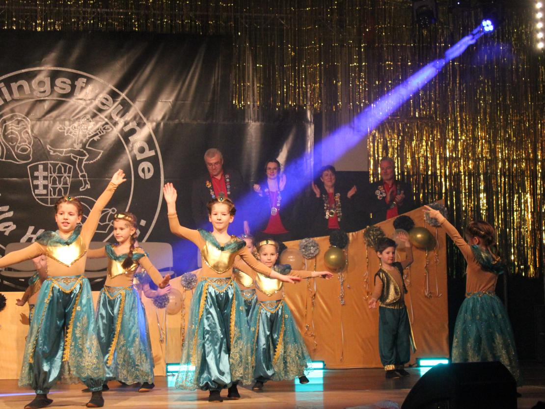 Impressionen der Mertinger Prunksitzung. 