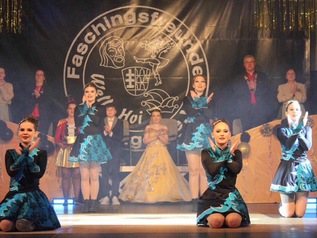 Das Bild zeigt Impressionen der Prunksitzung. 