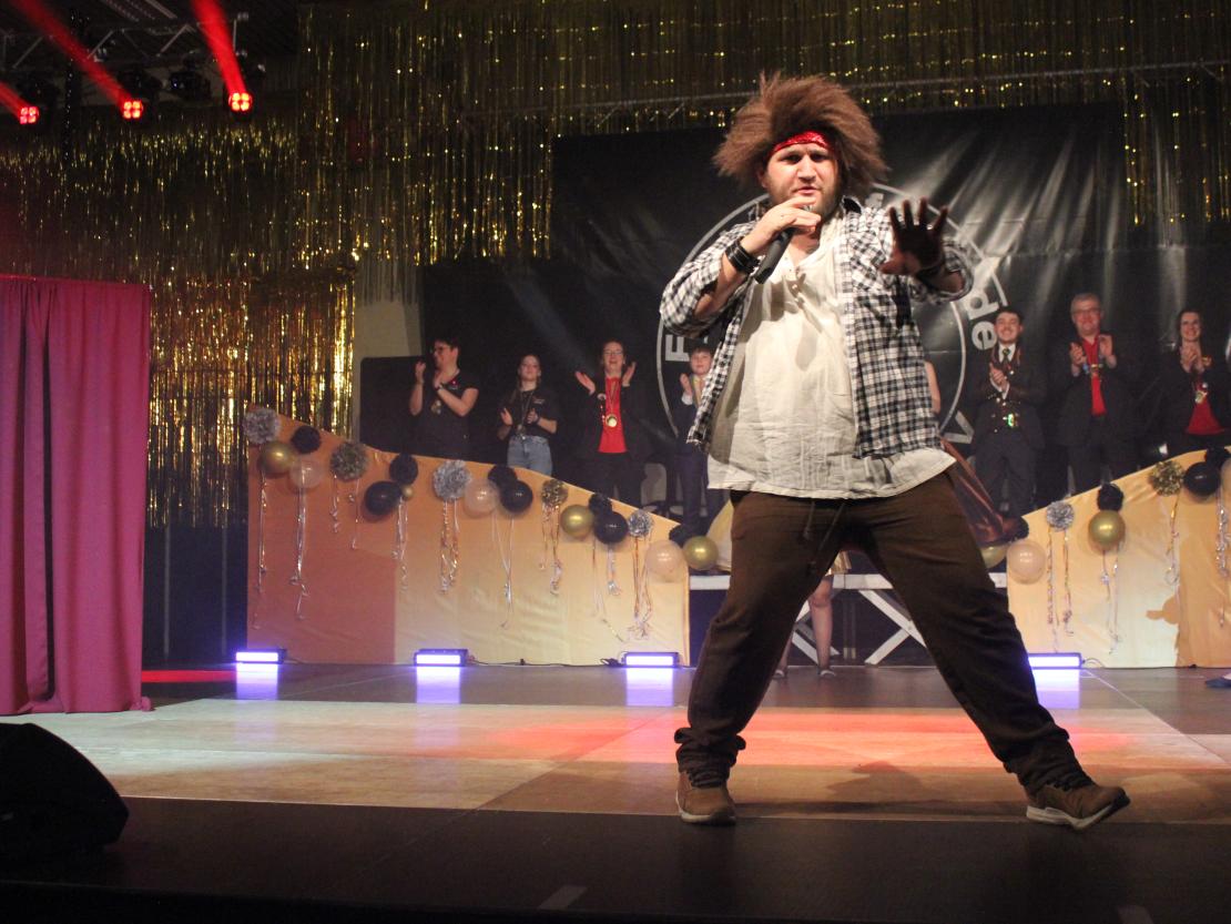 Das Bild zeigt Impressionen der Prunksitzung. 