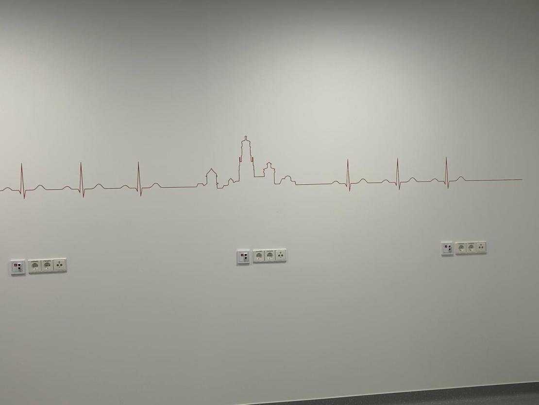 Das Bild zeigt Eindrücke von der Eröffnung des neuen Herzkatheters in Nördlingen. 