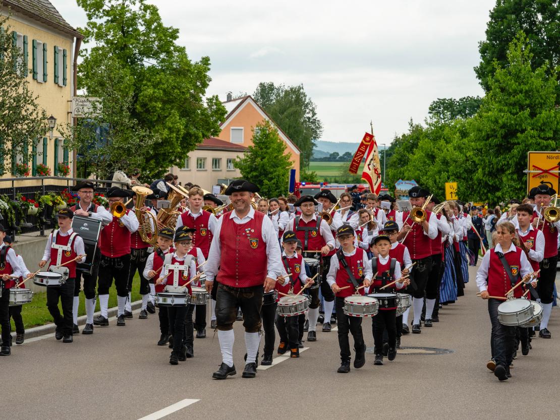 Feuerwehr Deiningen Festumzug 2025