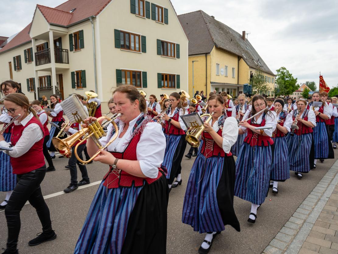 Feuerwehr Deiningen Festumzug 2025