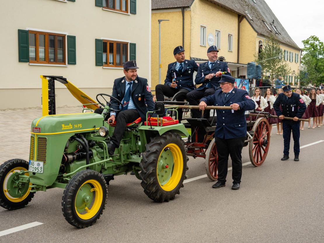 Feuerwehr Deiningen Festumzug 2025