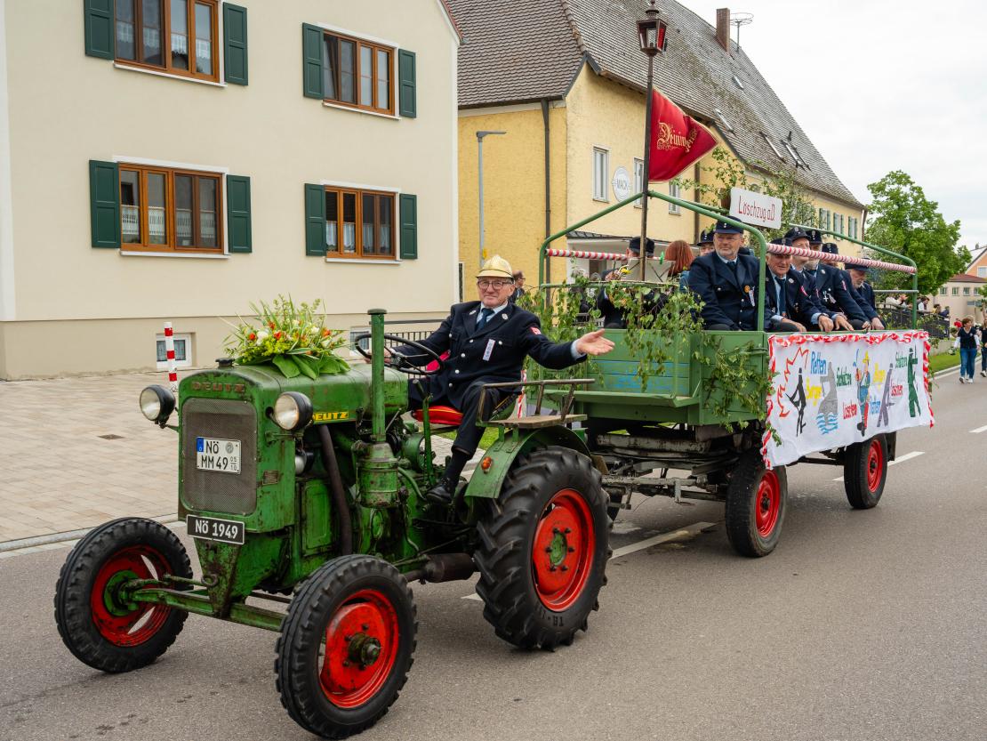 Feuerwehr Deiningen Festumzug 2025