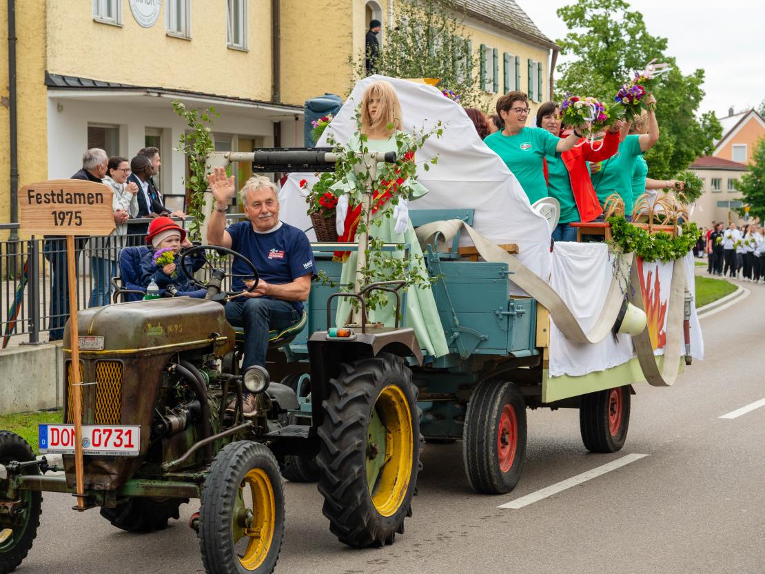 Feuerwehr Deiningen Festumzug 2025