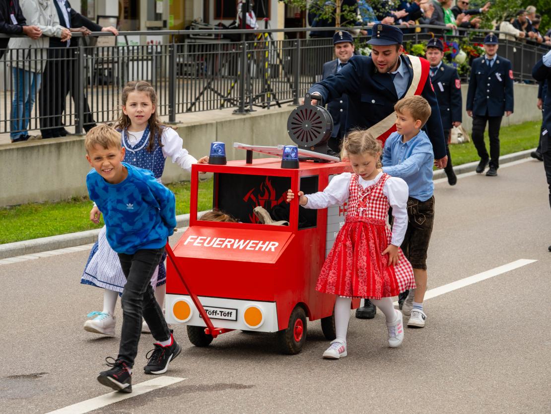 Feuerwehr Deiningen Festumzug 2025