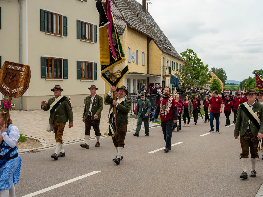 Feuerwehr Deiningen Festumzug 2025