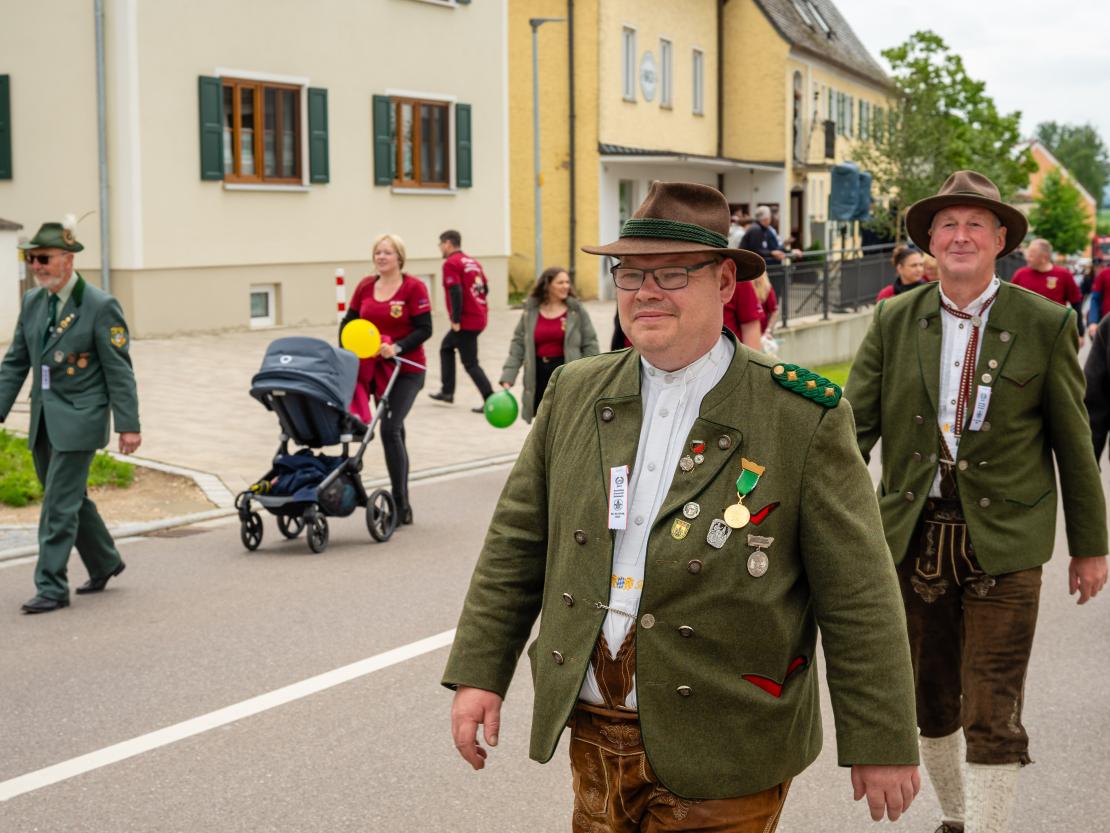 Feuerwehr Deiningen Festumzug 2025