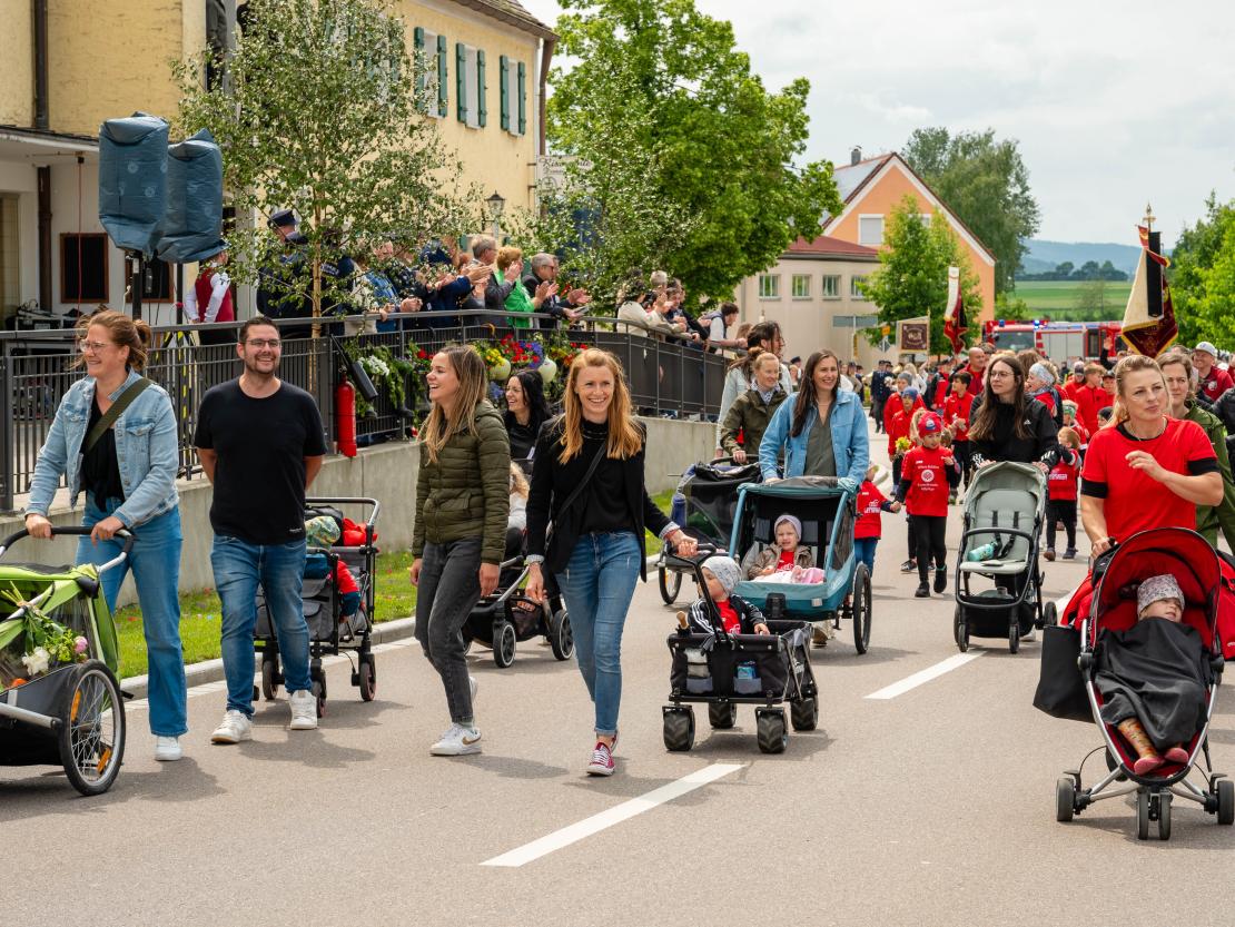 Feuerwehr Deiningen Festumzug 2025
