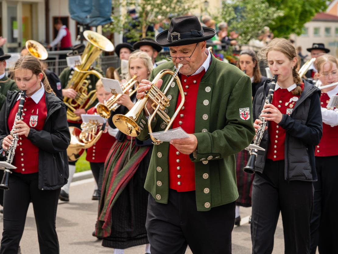 Feuerwehr Deiningen Festumzug 2025