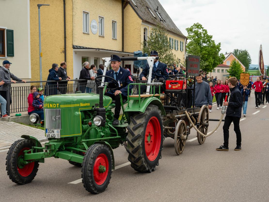 Feuerwehr Deiningen Festumzug 2025