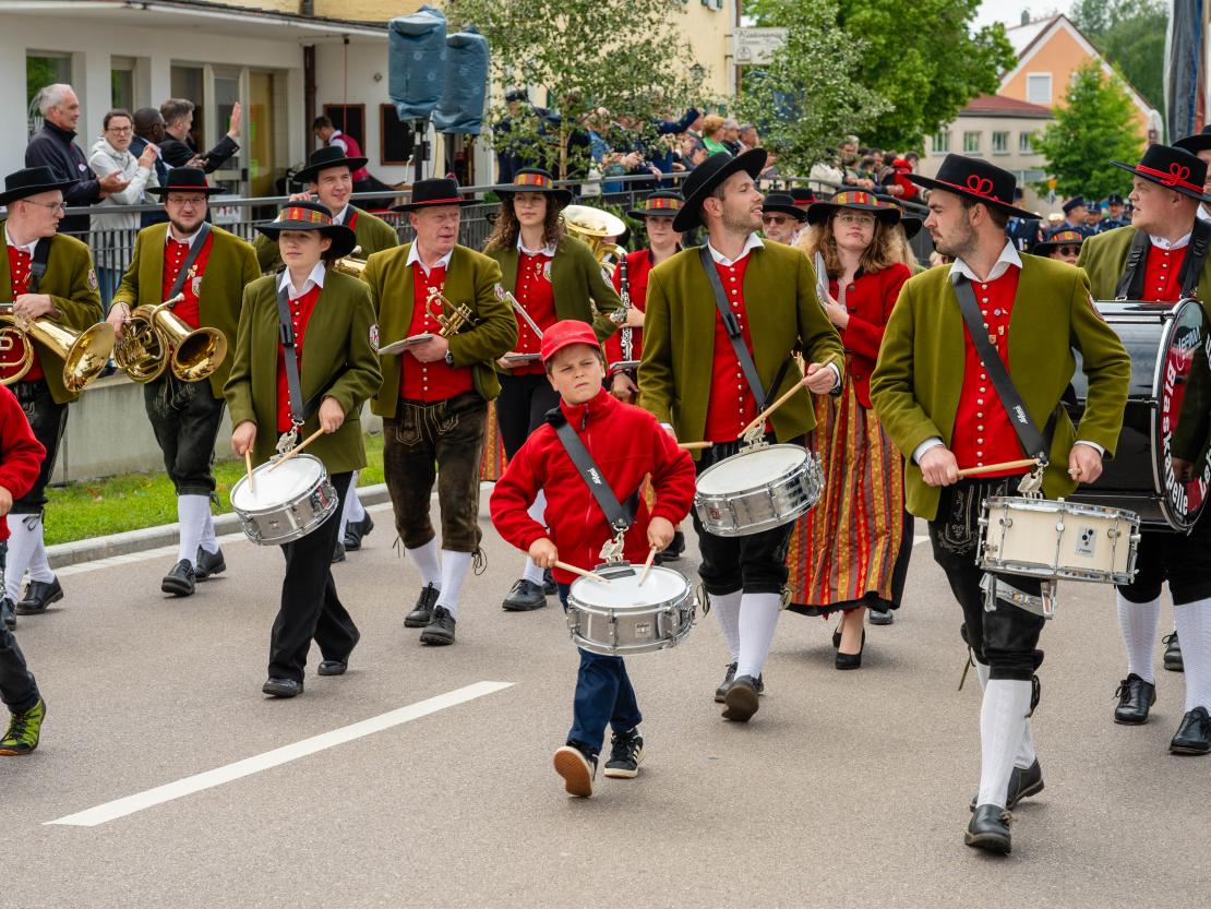 Feuerwehr Deiningen Festumzug 2025