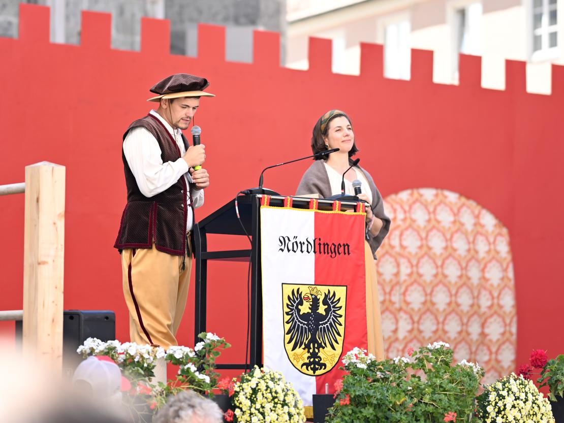 Der große historische Festumzug in Nördlingen.